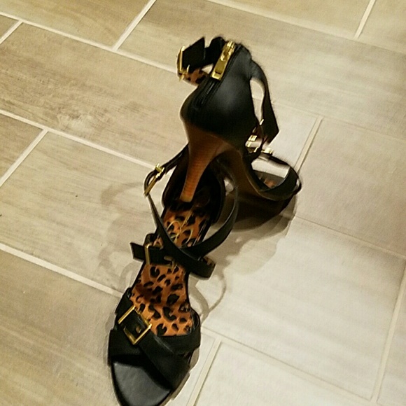 Heels - Picture 2 of 3