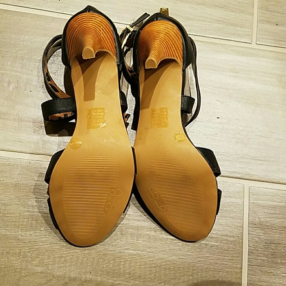 Heels - Picture 3 of 3