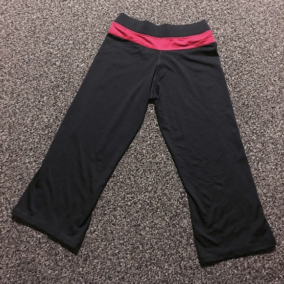 BCG Workout Capri Pants - Picture 2 of 3