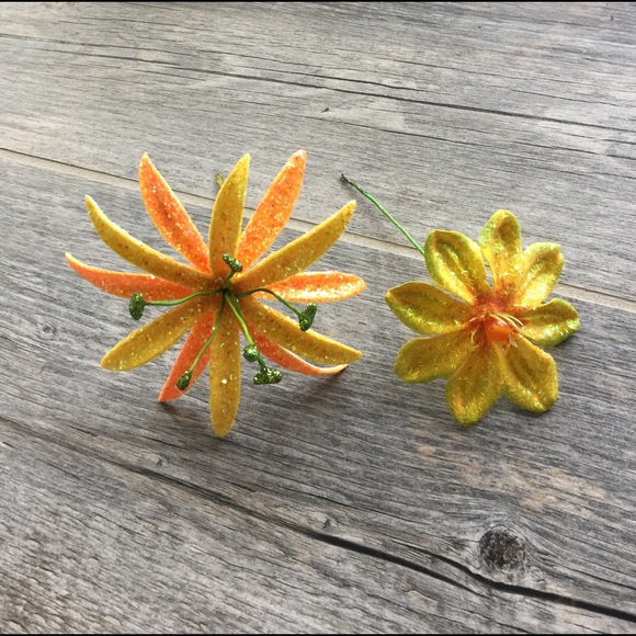 Set of 2 Flowers