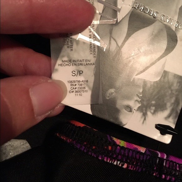 Victoria's Secret patterned bikini - Picture 2 of 3