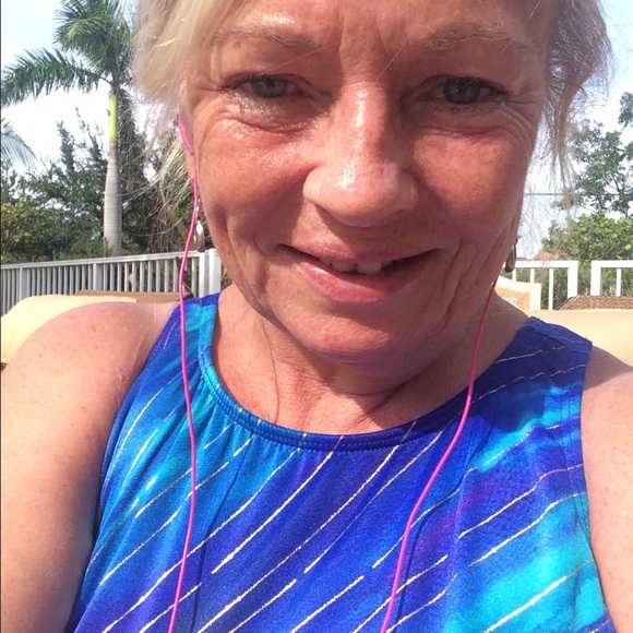 Meet your Posher, Denise - Picture 1 of 1