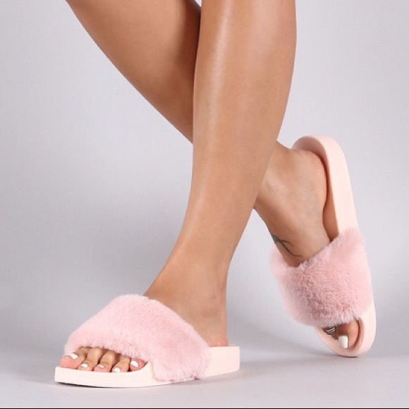 LAST ONES!!!! Pink Fur Slide Sandal! ✨ - Picture 4 of 4