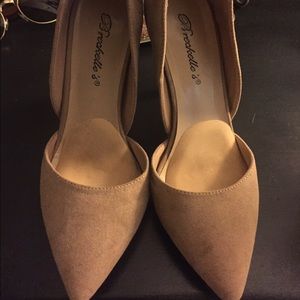 Brand new worn once tan pumps