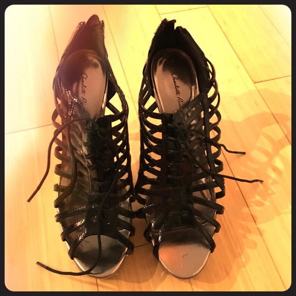Amazing lace up heel