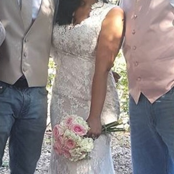 All lace !! - Picture 2 of 4