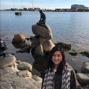 Meet your Posher, Elizabeth