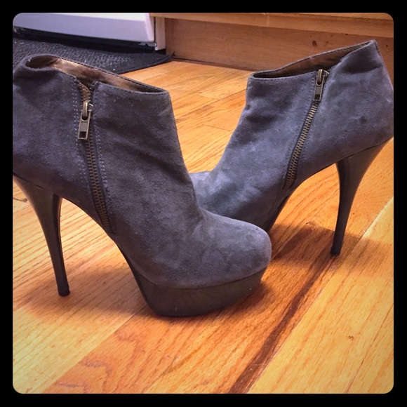 Gray/blue suede heeled booties!