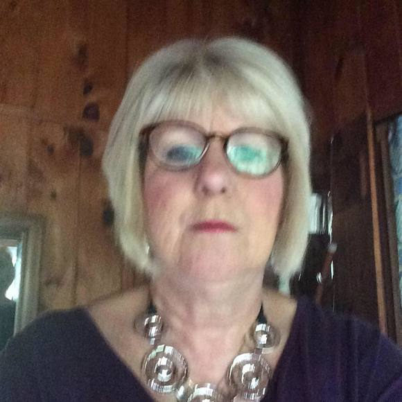 Meet your Posher, Julie - Picture 1 of 1