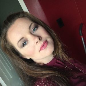 Meet your Posher, Holly