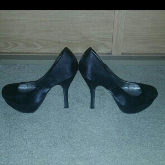 Qupid Black Pumps - Picture 3 of 4