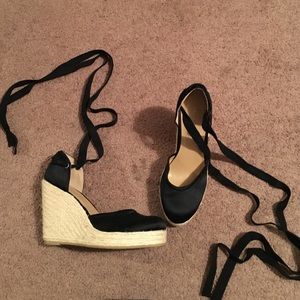 NWOT Nine West tie up wedges❤️