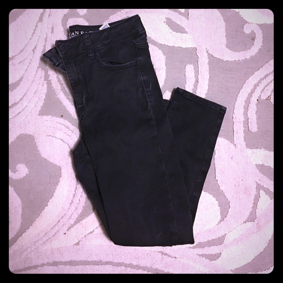 Hi-rise crop black leggings