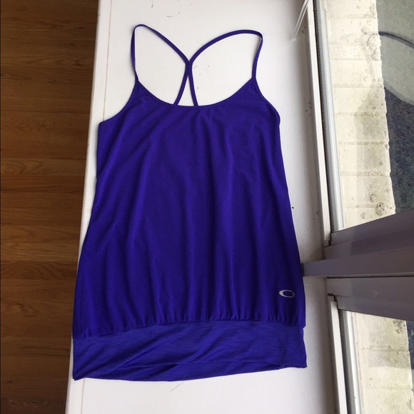 Oakley workout tank top. Adorable back design.