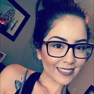 Meet your Posher, Crystal