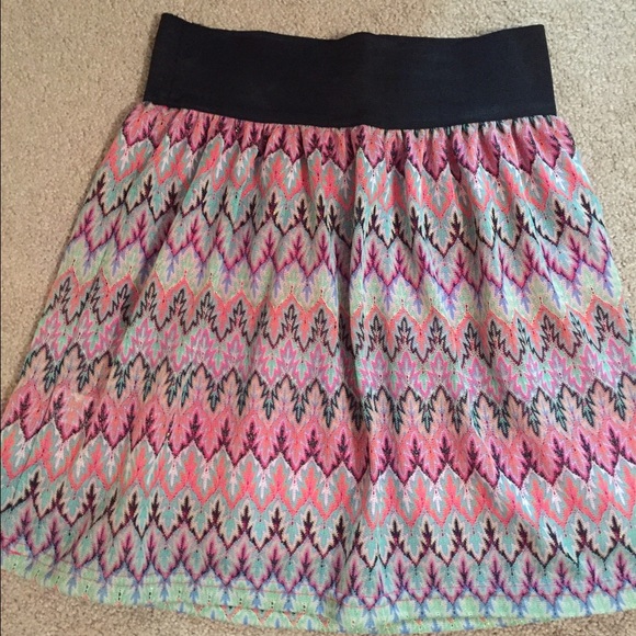 Multi color skirt - Picture 2 of 2