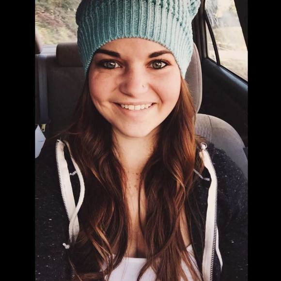 Meet your Posher, Holly - Picture 1 of 1