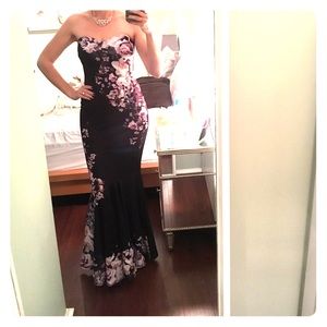 Form fitting mermaid trumpet dress