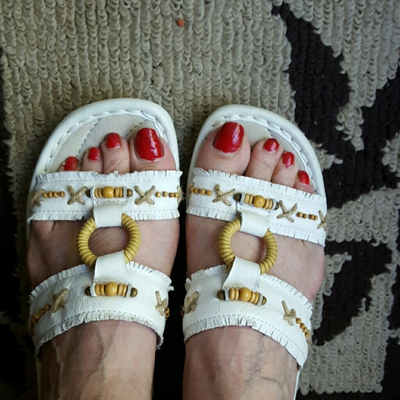 Sandles