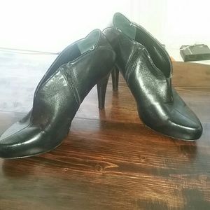 Nine west heel bootie