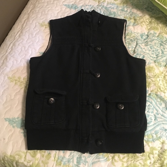Black fleece vest