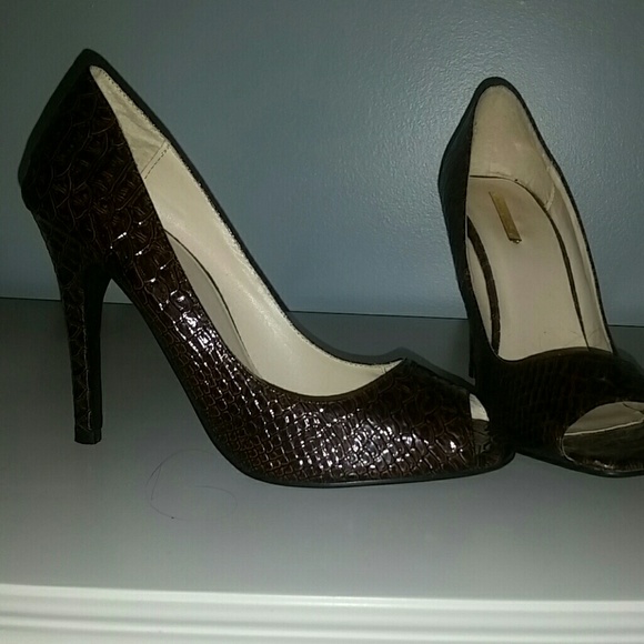 Brown snake skin pumps 7.5