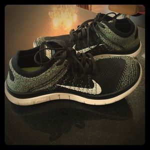 Nike Free 4.0 Fly Knit Tennis Shoes
