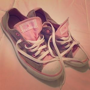 Pink & Grey Converse💗