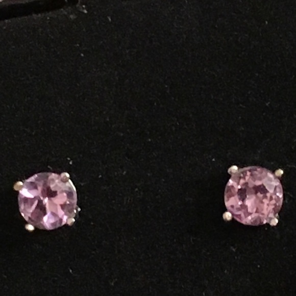 ❌TRADED❌ zinnia Genuine amethyst round cut studs