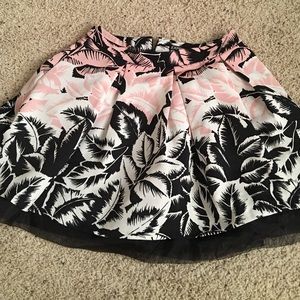 Express Skirt, size 8 yet fits like a 6.