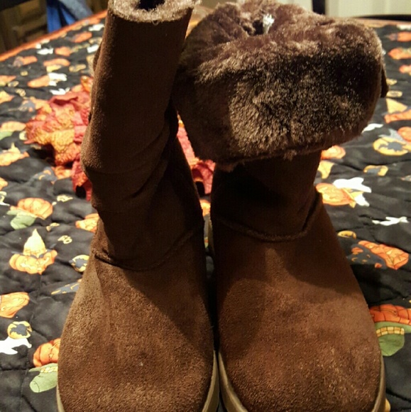 SOLD*****Skechers Suede Boots