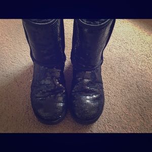 UGG Classic Short Sparkles Boots Woman 8 BLK.