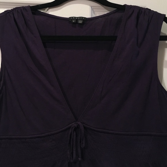 ⬇️⬇️$drop THEORY deep v neck tank top - Picture 2 of 4