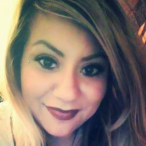 Meet your Posher, Corina