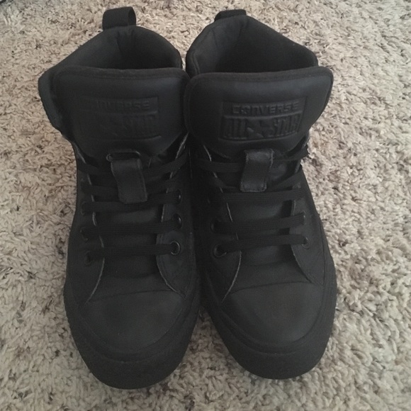 Converse Shoes - High top black converse