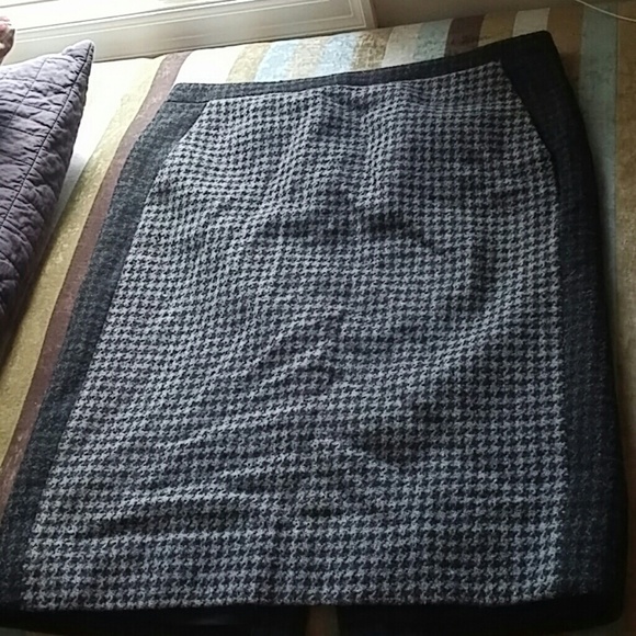 Jcrew wool houndstooth pencil skirt