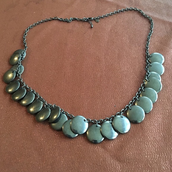 Metallic necklace - Picture 2 of 3