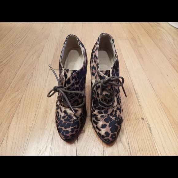 Forever 21 Shoes - Forever 21 Leopard Bootie Heels Size 6 Forever 21 Shoes - Forever 21 Leopard Bootie Heels Size 6