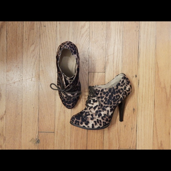 Forever 21 Shoes - Forever 21 Leopard Bootie Heels Size 6 Forever 21 Shoes - Forever 21 Leopard Bootie Heels Size 6
