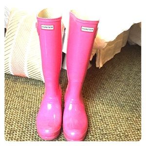 Size 8 pink glossy Hunter Boots