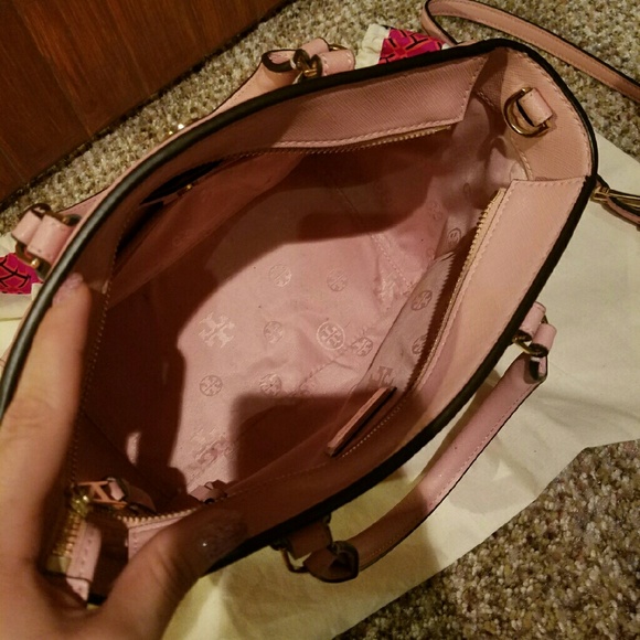 Tory Burxh Robinson Small Zip Tote - Picture 3 of 4