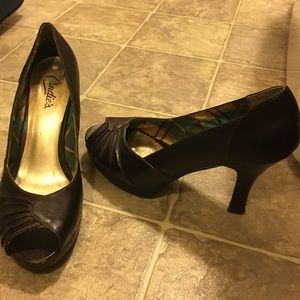 peep toe pumps
