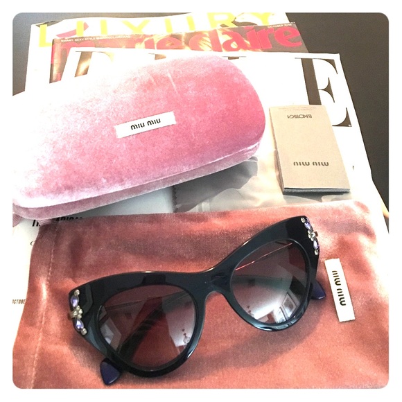 🕶 Authentic Miu Miu cateyes Sunglasses 😎