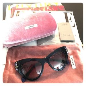 🕶 Authentic Miu Miu cateyes Sunglasses 😎