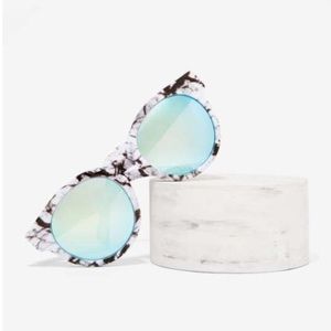 Quay "High Emotion" sunglasses