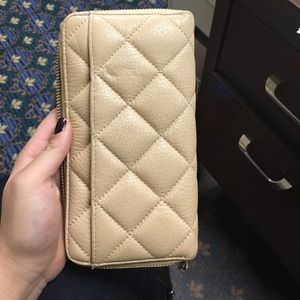 Kate Spade quilted wallet near perfect condition