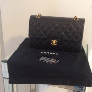 Chanel M/L Vintage Black Classic flap bag