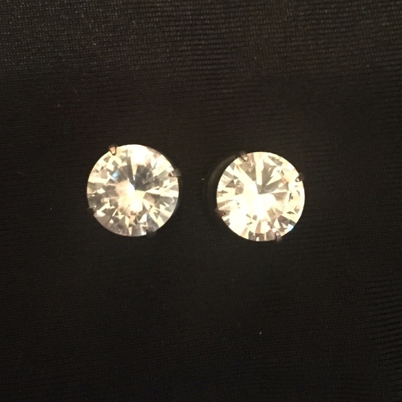 Size 0g diamond