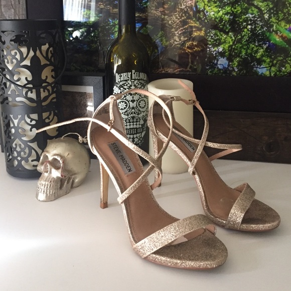 Steve Madden Strappy heels