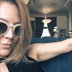 Meet your Posher, Nava